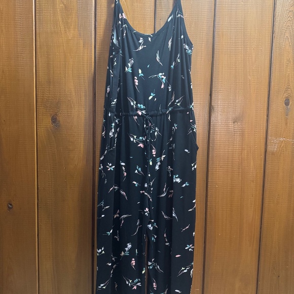 Floral Cropped Jumpsuit - Picture 1 of 3